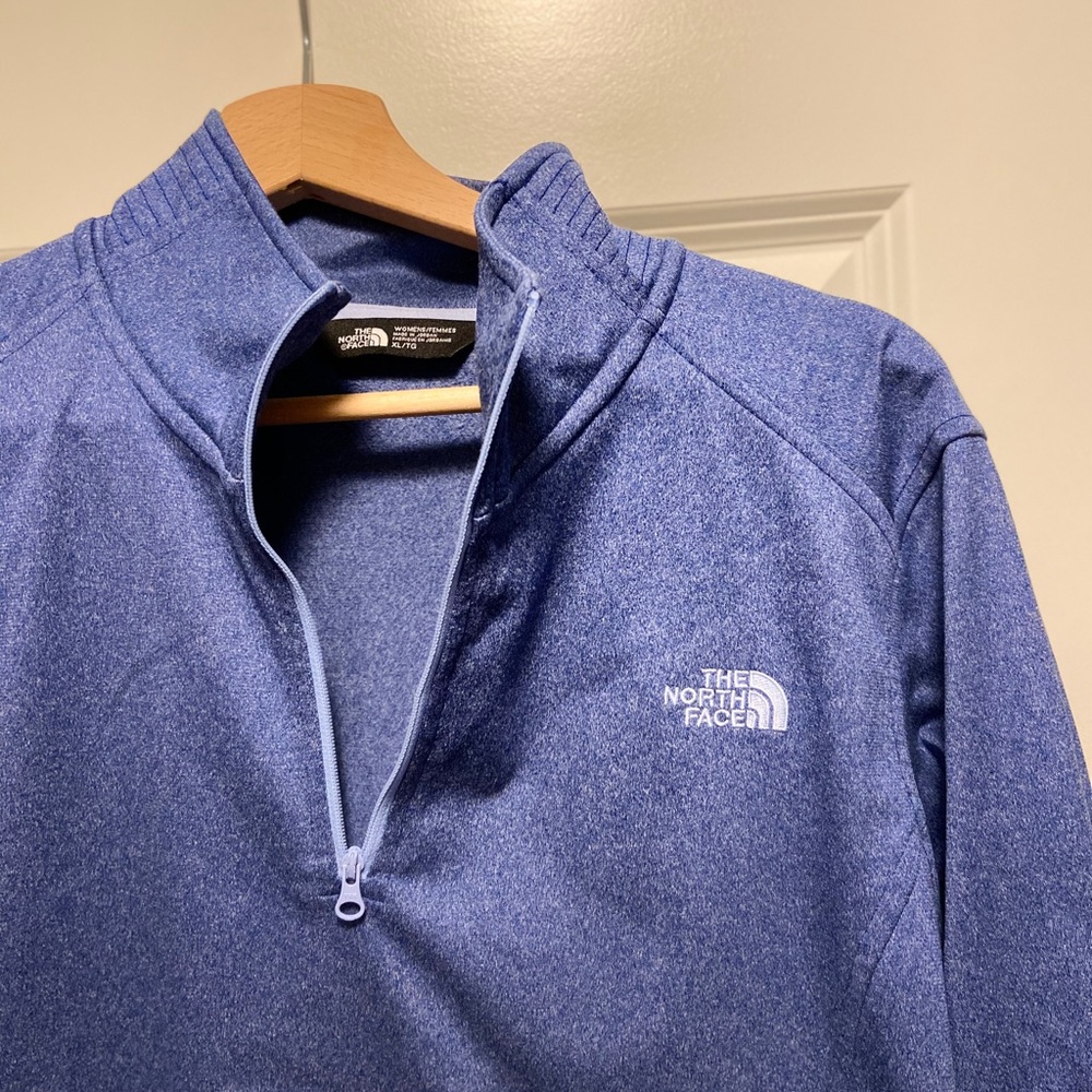 Women’s XL North Face pullover